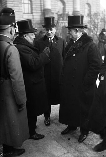Heinrich Held (right), Minister-President of Bavaria (1924–1933) and leader of the Bavarian People's Party which had Bavarian monarchist and nationalist tendencies