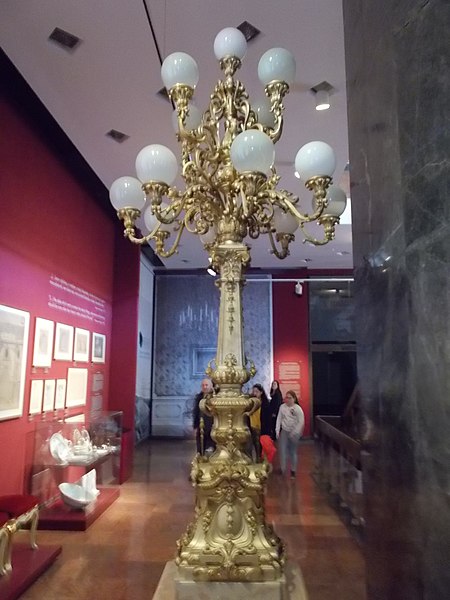 File:Candelabra from Buda Castle Palace (1902), 2017 Budapest Historical Museum.jpg