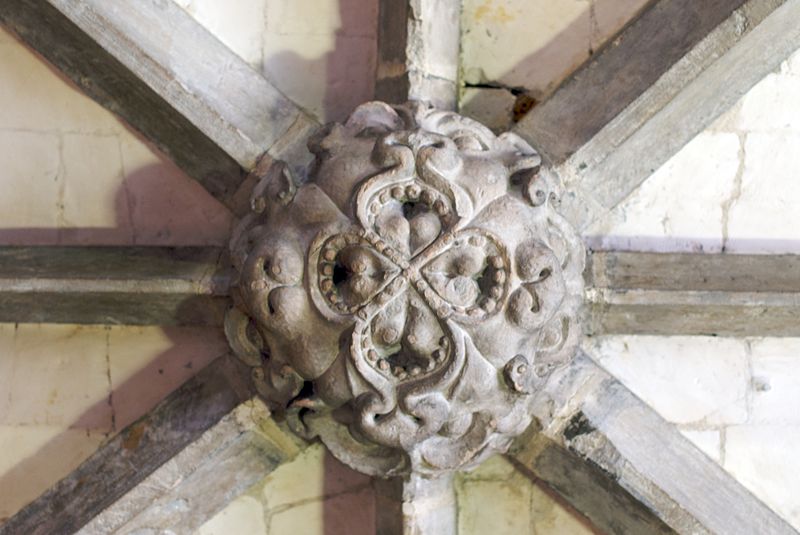 File:Carving at Jewel Tower.jpg