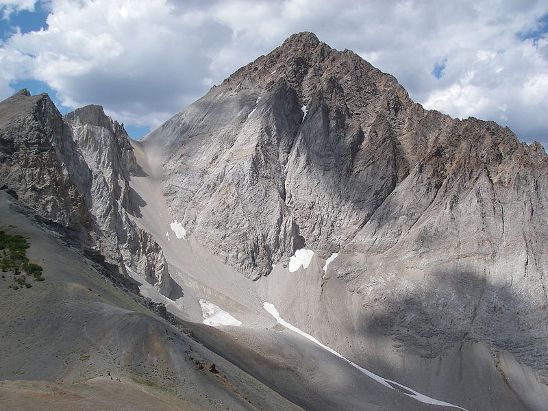 File:Castle Peak, White Cloud Mountains, Idaho.JPG