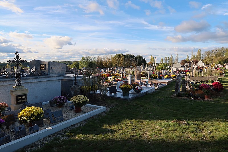 File:Cimetière de Saint-Méard-de-Gurçon 13.jpg