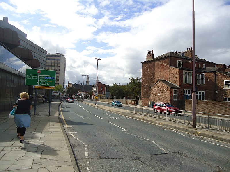 File:Clay Pit Lane, Leeds - geograph.org.uk - 2681717.jpg