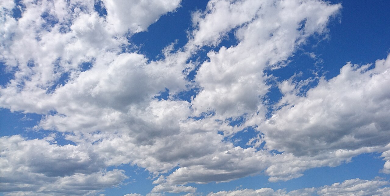 File:Bed of soft clouds.jpg - Wikimedia Commons