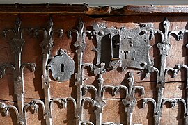 Coffre à pentures de fer forgé, Kaysersberg, XIVe siècle (détail)[11].