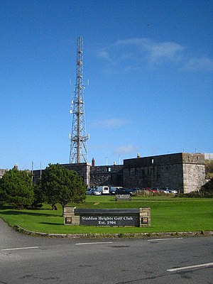 Communications mast at Staddon Fort - geograph.org.uk - 1555278.jpg