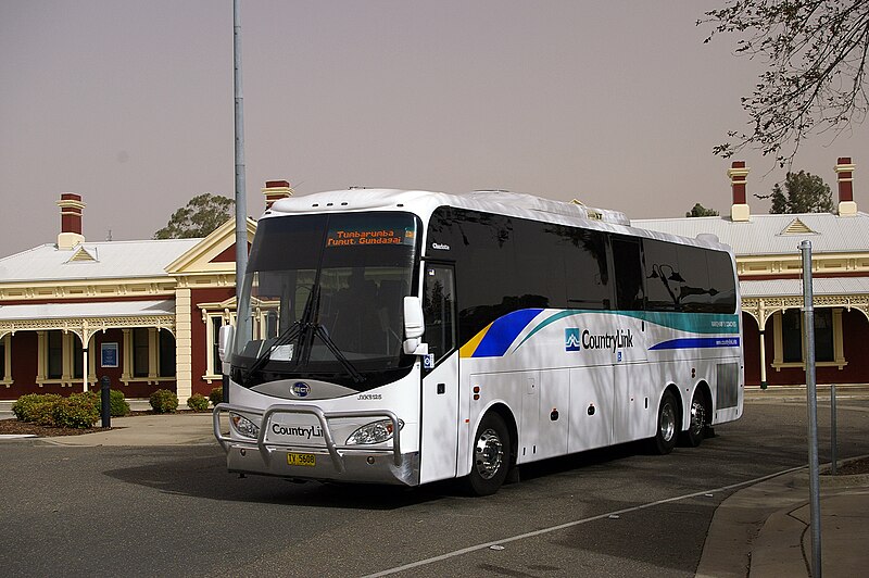 File:Countrylink Coach - BCI 6125 (ISM).jpg