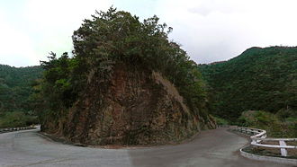 Cuba LaFarola mountain street Pano.jpg