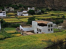 Traditional Kham houses Cubical houses in Xiangcheng valley.JPG