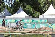 Deutsch: Radsport bei den Olympischen Jugendspielen 2018 Tag 10, 16. Oktober 2018 - Combined Criterium – XCC Qualifikation männlich English: Cycling at the 2018 Summer Youth Olympics – Men's Combined Criterium – XCC Qualification on 16 October 2018.