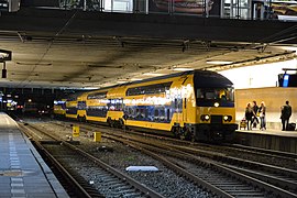 Kereta Intercity NS DDZ di stasiun Utrecht Centraal