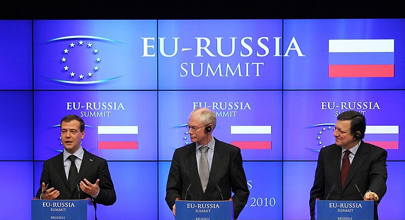 File:Dmitry Medvedev, Herman Van Rompuy and José Manuel Barroso in Brussels (2010-12-07).jpg