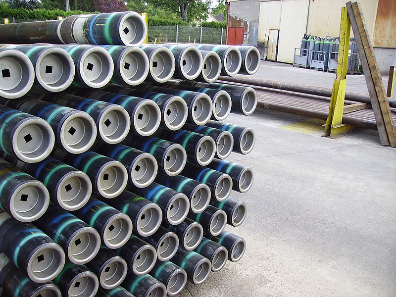 File:Drill pipes2.JPG