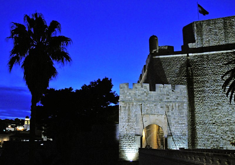 File:Dubrovnik, muralla 16.jpg