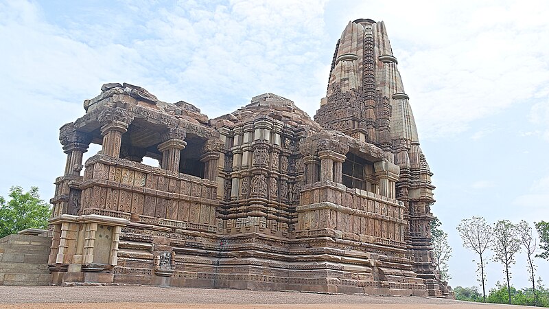 File:Dulhadeo temple, khajuraho 05.jpg