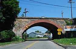 イーストプロビデンスにある古いアーチ型ボストン・アンド・プロビデンス鉄道橋