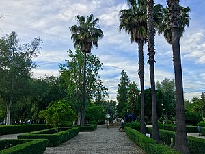 Entrada principal del parque Alcalde Mojarro.jpg