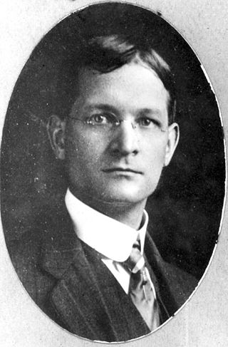 <span class="mw-page-title-main">Esper Signius Larsen</span> American geologist and petrologist (1879–1961)