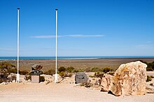 Eucla War Memorial, 2017.jpg