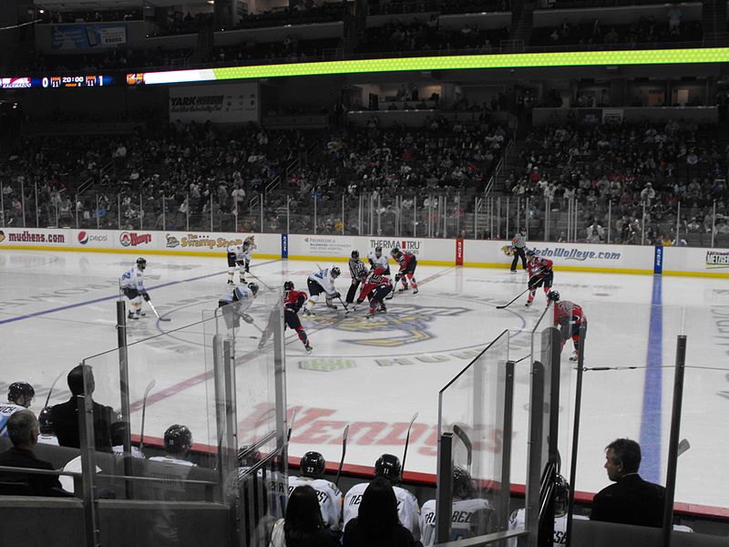 File:Faceoff Oct 2012 Kalamazoo at Toledo.jpg