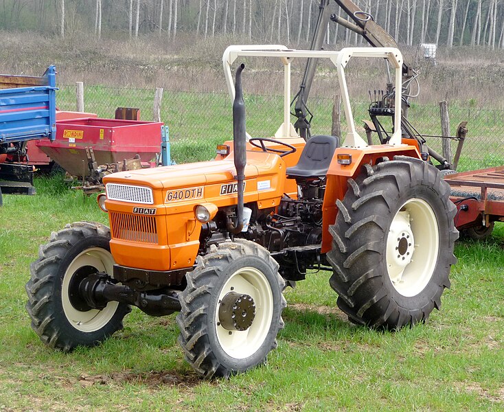 File:Fiat 640 DTH tractor.jpg