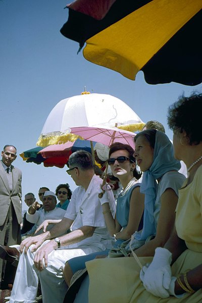 File:First Lady Jacqueline Kennedy Takes Boat Ride on Ganges River (4).jpg