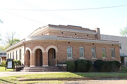 Erste methodistische Kirche, Lewisville, AR.JPG