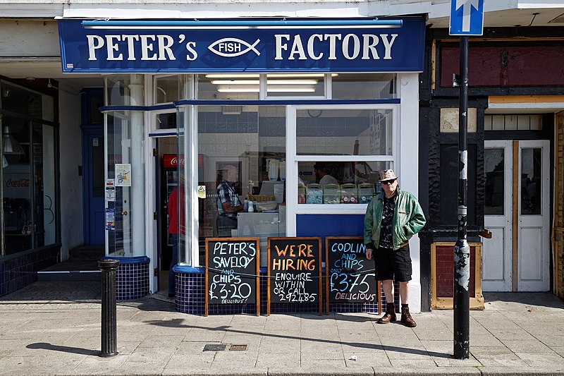 File:Fish & chip café and shop at Margate Kent England.jpg