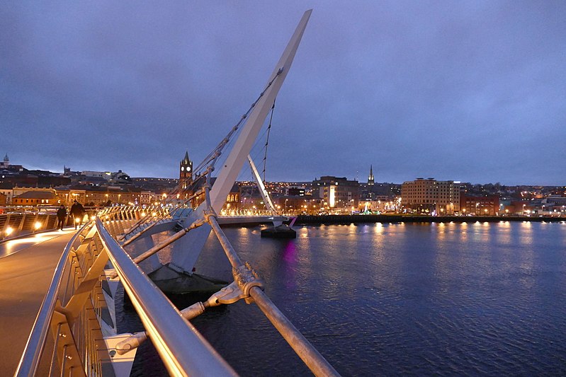 File:Foyle Bridge Derry at Dusk.jpg