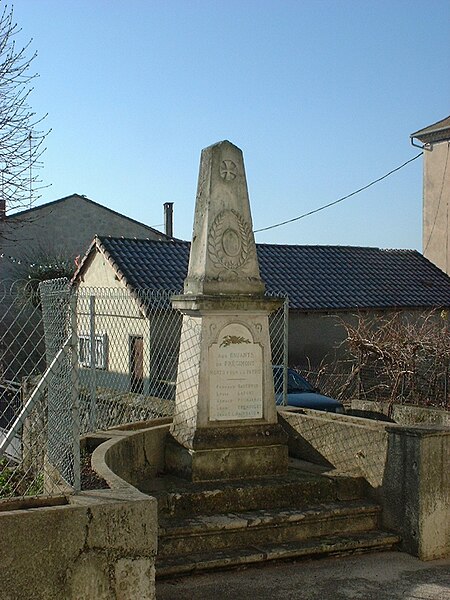 File:Frégimont monument aux morts.jpg