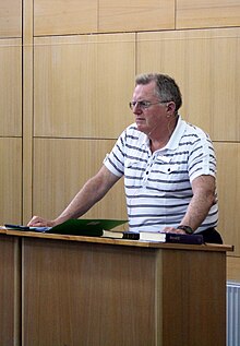 Bray lecturing on the history of Biblical interpretation at the Presbyterian Theological College Gerald Bray.JPG