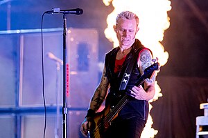 Dirnt performing with Green Day in 2022