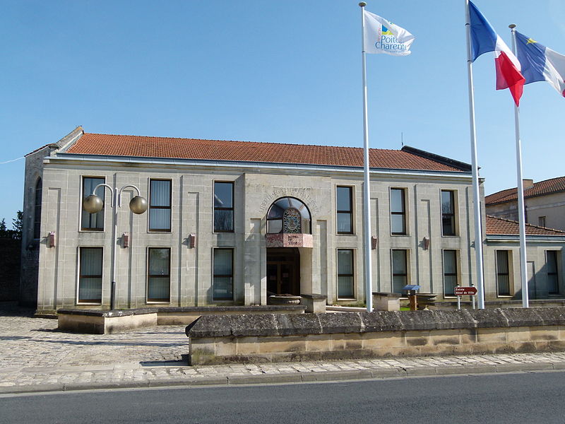 File:Hôtel de ville de Marennes 2.JPG