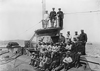 HMS E14 crew leaving Dardanelles straits 1915 AWM G00247.jpeg