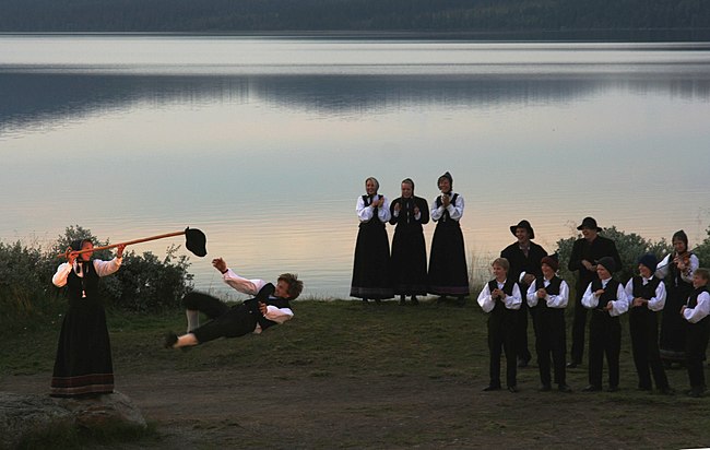 Песнь норвегии. Норвежский народный танец Халлинг. Халлинг Григ. Танцы Норвегии Халлинг. Национальный танец Норвегии спрингар.
