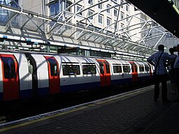 Hammersmith tube station - Mind the gap - panoramio
