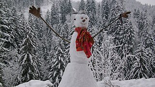 🌟Lutine farceuse et son bonhomme de neige🌟 - Cultura