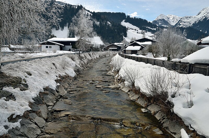 File:Hollersbach in Hollersbach im Pinzgau.jpg