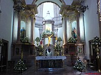 Interior del Templo de la Virgen del Pueblito - panoramio.jpg