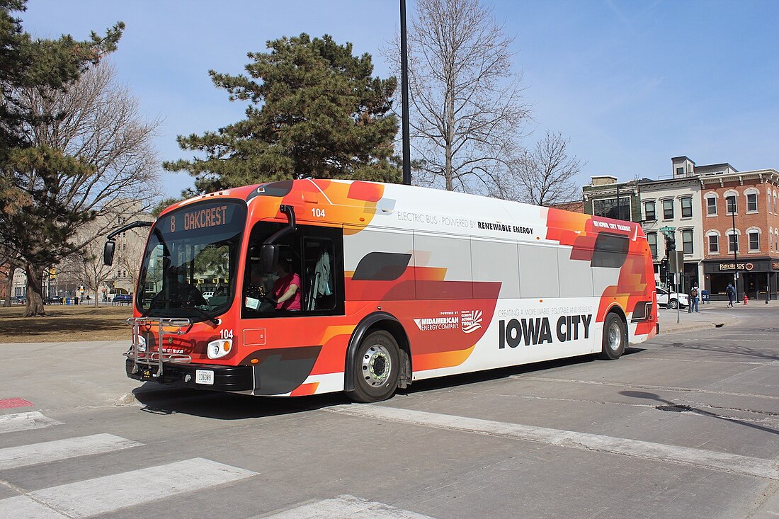 File:Iowa City Transit 104.jpg