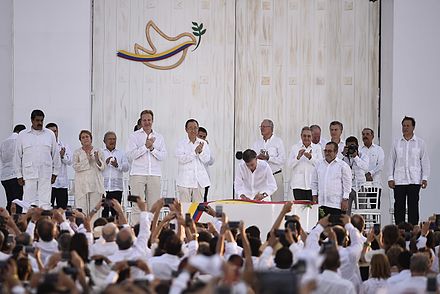Prezydent Juan Manuel Santos podpisał kolumbijski proces pokojowy z FARC w 2016 roku