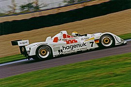 Stefan Johansson alla guida di una Porsche WSC 95.