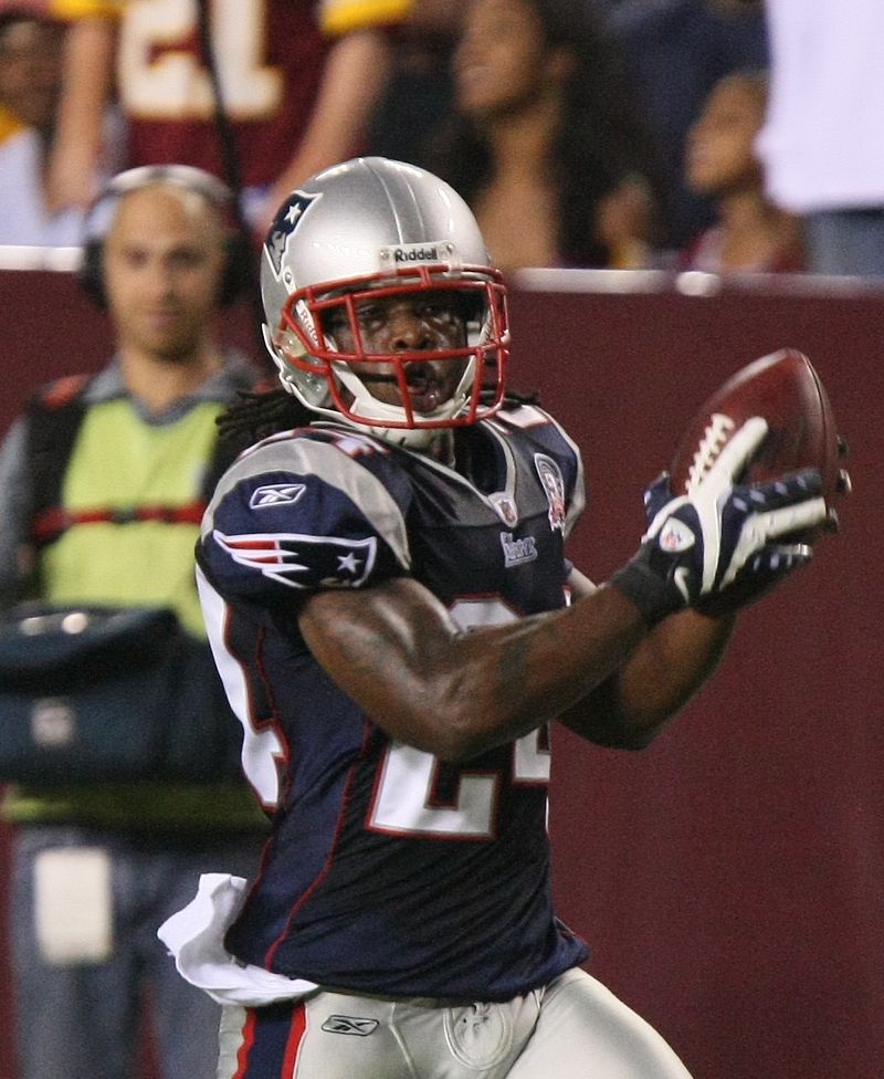 File:Jonathan Wilhite 8-28-09 Patriots-vs-Redskins.jpg - Wikipedia