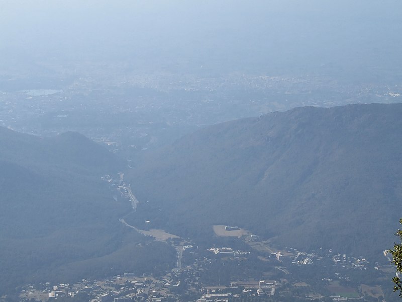 File:Junagah - Girnar, Gujarat - India (3418467209).jpg