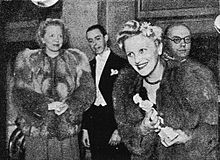 Jussi Award in 1944. Ansa Ikonen received Jussi for Best Actress. Jussi Award 1944 Ansa Ikonen.jpg