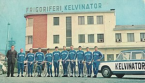 Kelvinator cycling team 1968.jpg