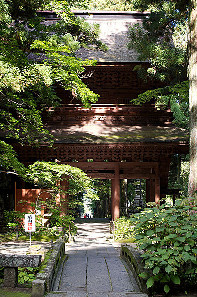 File:Komagane Kozenji gate.jpg