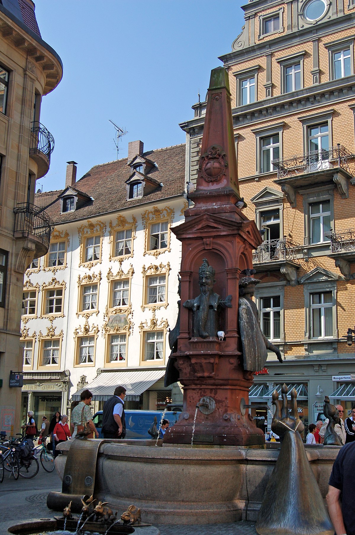 File:Konstanz - Marktstätte, Kaiserbrunnen (9510109254 ...