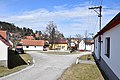 English: Village square in Krasetín, the Czech Republic. Čeština: Náves v Krasetíně.