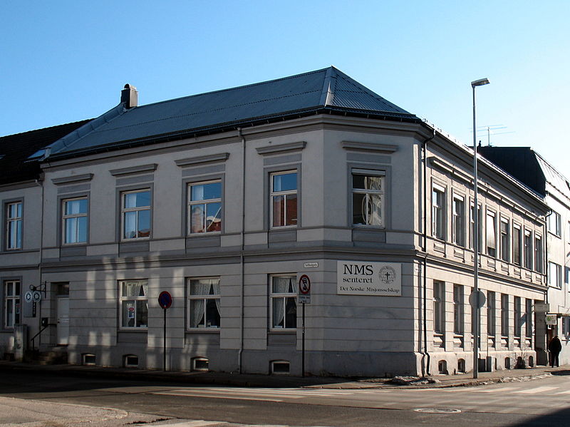 File:Kristiansand, Tollbodgata 48A - Holbergsgate - NMS-senteret.JPG
