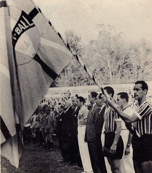 File:Lançamento da 3ª bandeira do Grêmio FBPA em 1944 (2).jpg